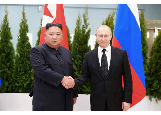 金正恩同志与普京总统会晤