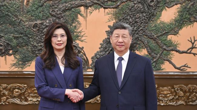 习近平总书记会见中国国民党主席郑丽文